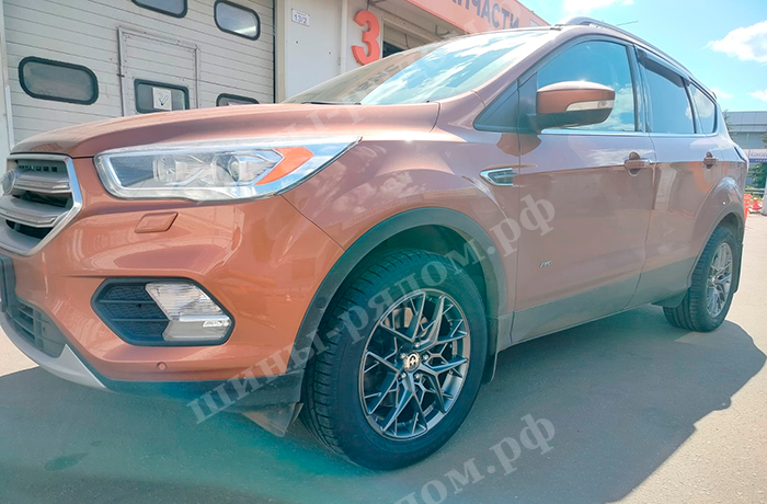 HMD 1295 + Ikon Tyres Character Aqua + Ford Kuga. 