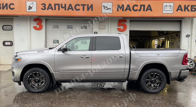 Powcan BK5261 + Ikon Tyres Autograph Ice 10 + RAM 1500 