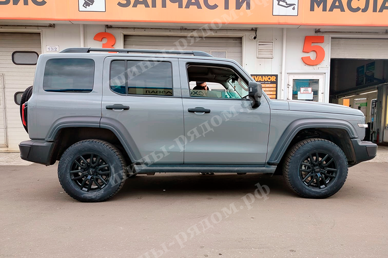 Khomen Wheels KHW1723 + Tank 300 