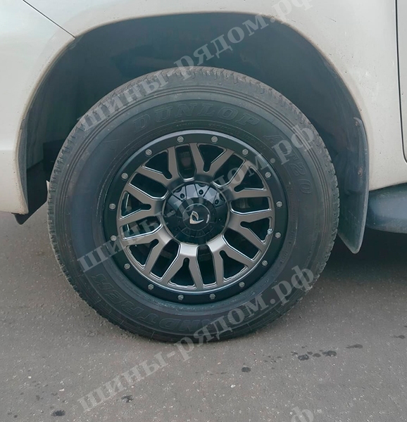 Powcan Y5369 + Toyota Hilux. 