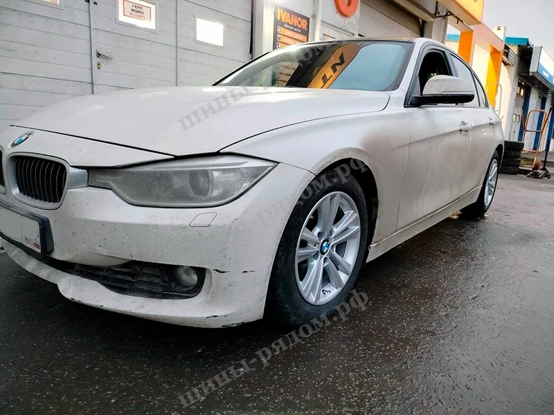 Ikon Tyres Autograph Ice 9 205/60R16 