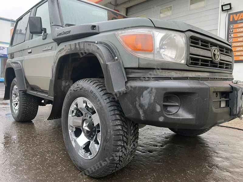  Ikon Tyres Autograph Ice 9 285/60R18 