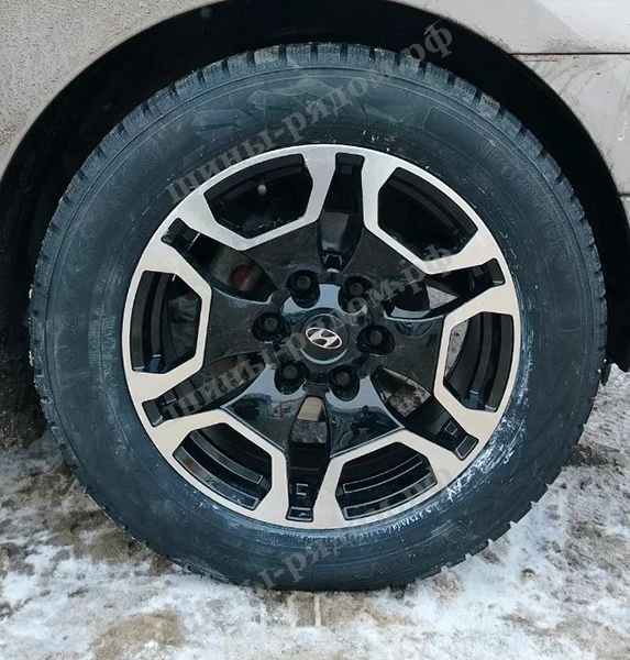  Ikon Tyres Character Ice 7 235/60R18 