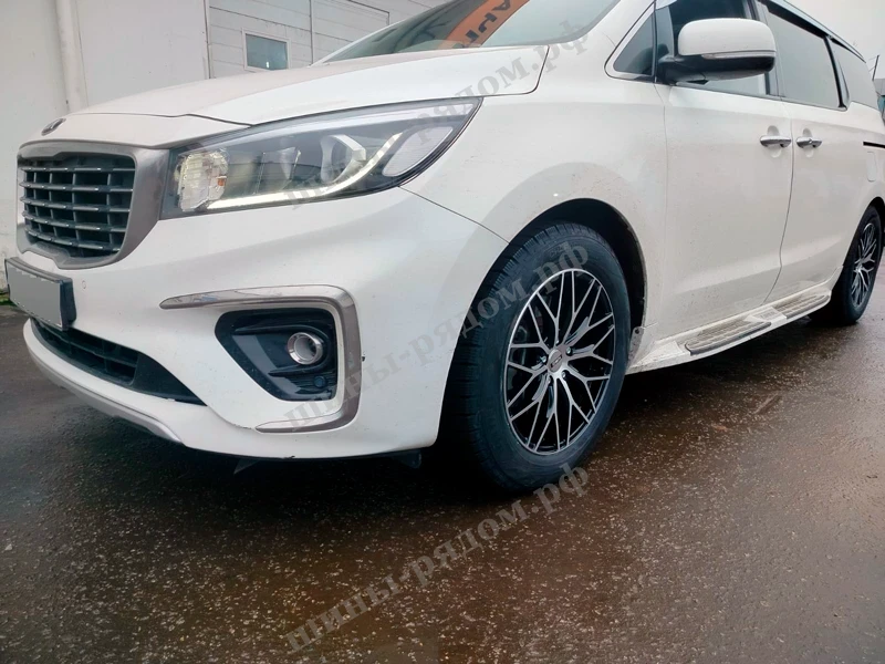  Ikon Tyres Character Snow 2 235/60R18 