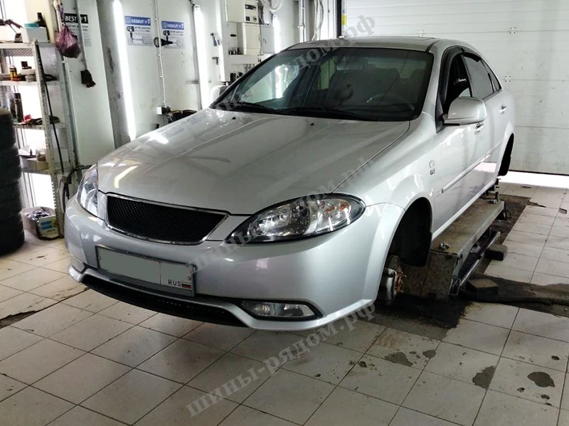  Ikon Tyres Character Snow 2 185/65R15 
