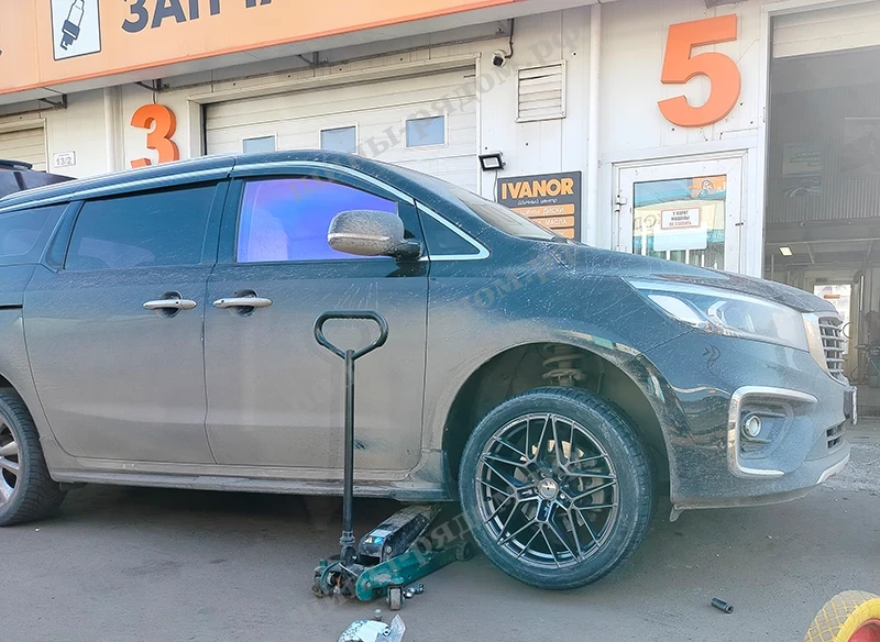  Ikon Tyres Character Aqua 245/45R20 