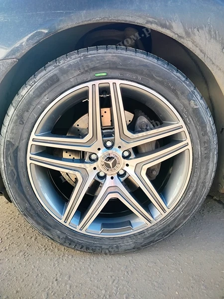  Ikon Tyres Autograph Ultra 2 255/45R18 