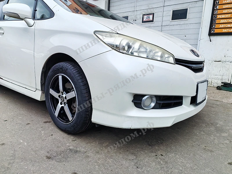  Ikon Tyres Autograph Aqua 3 205/60R16 