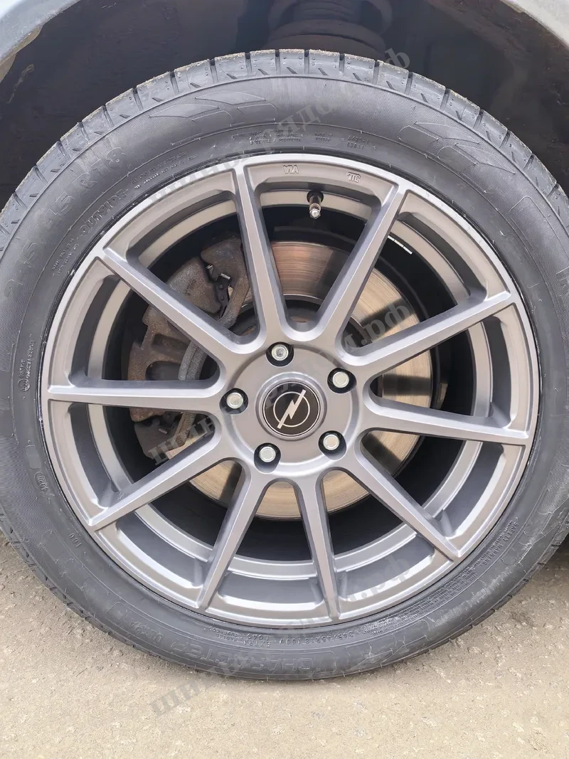  Ikon Tyres Character Ultra 245/45R18 