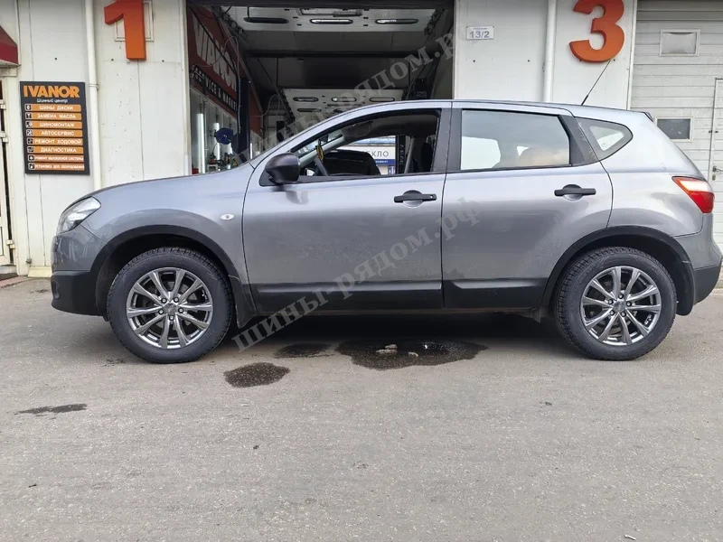  Ikon Tyres Character Aqua 215/60R17 