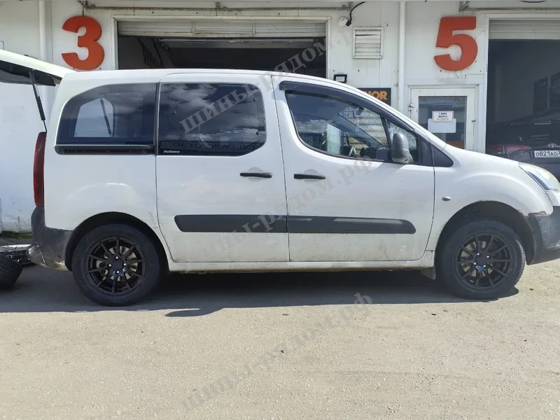 работа по авто Шиномонтаж