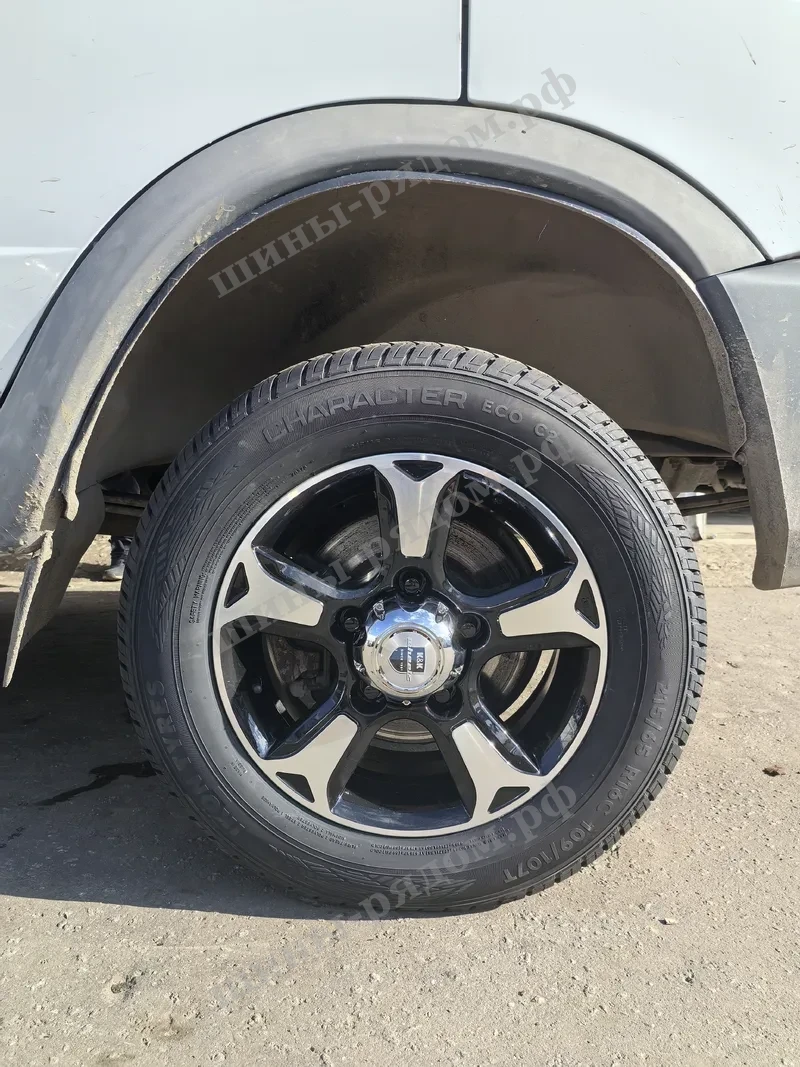 Ikon Tyres Character Eco C2 215/65R16 