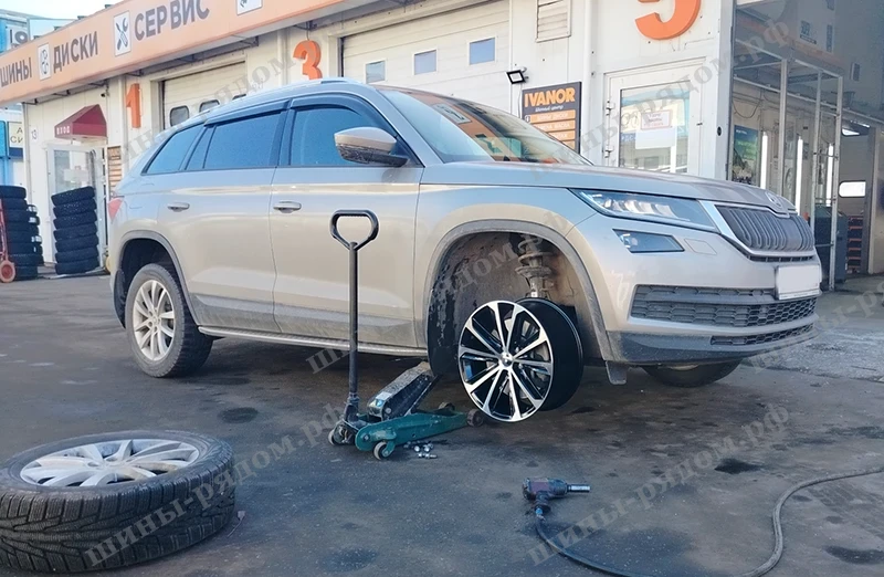работа по авто Шиномонтаж