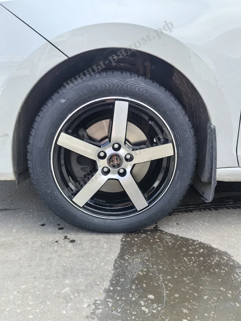  Ikon Tyres Autograph Ice 9 185/65R15 