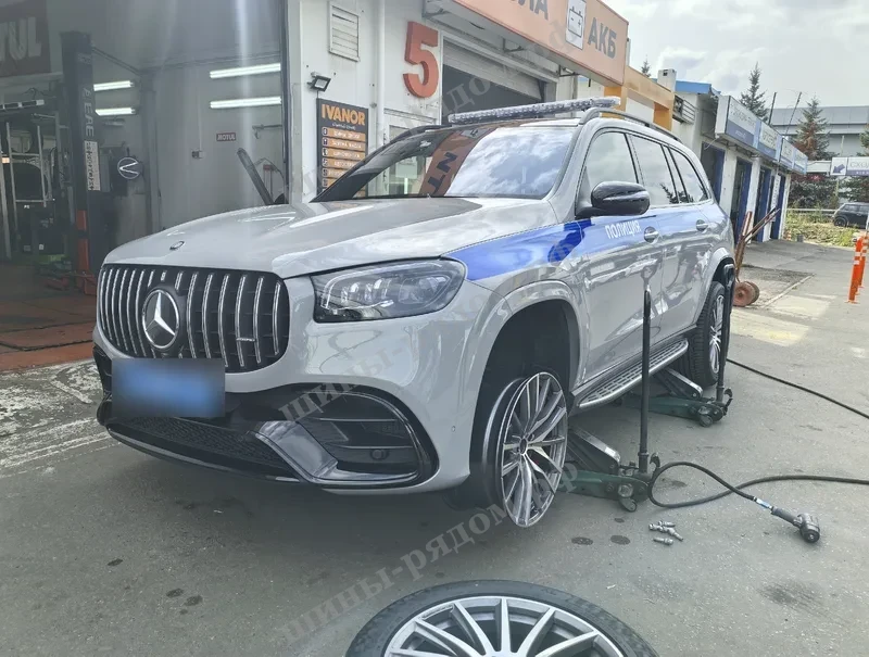  Pirelli Scorpion Ice Zero 2 285/45R22 
